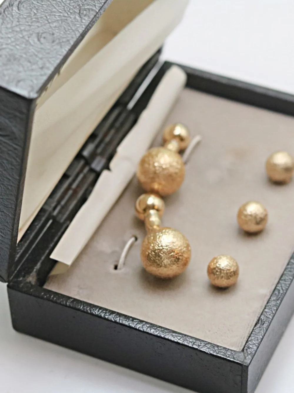 Vintage cufflinks and tuxedo stud  set gold